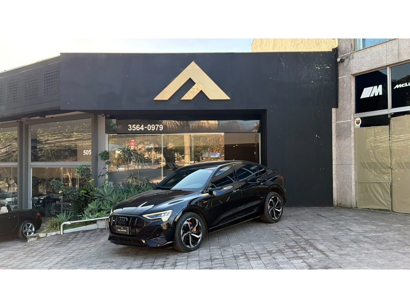 AUDI E-TRON