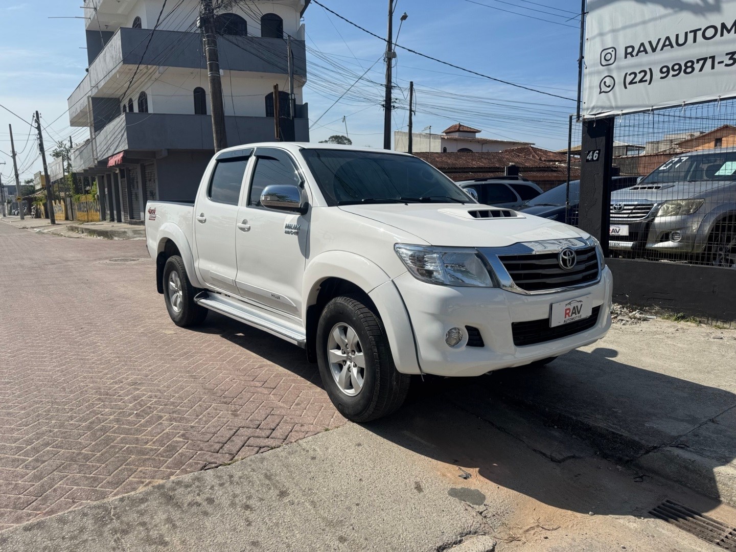 TOYOTA HILUX