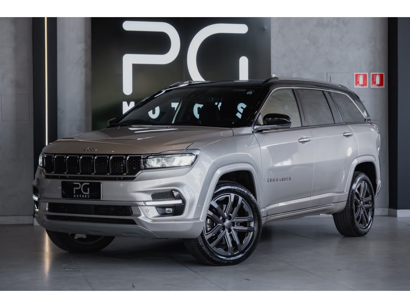 Jeep Commander 2.2 Turbo Diesel Overland - foto 3