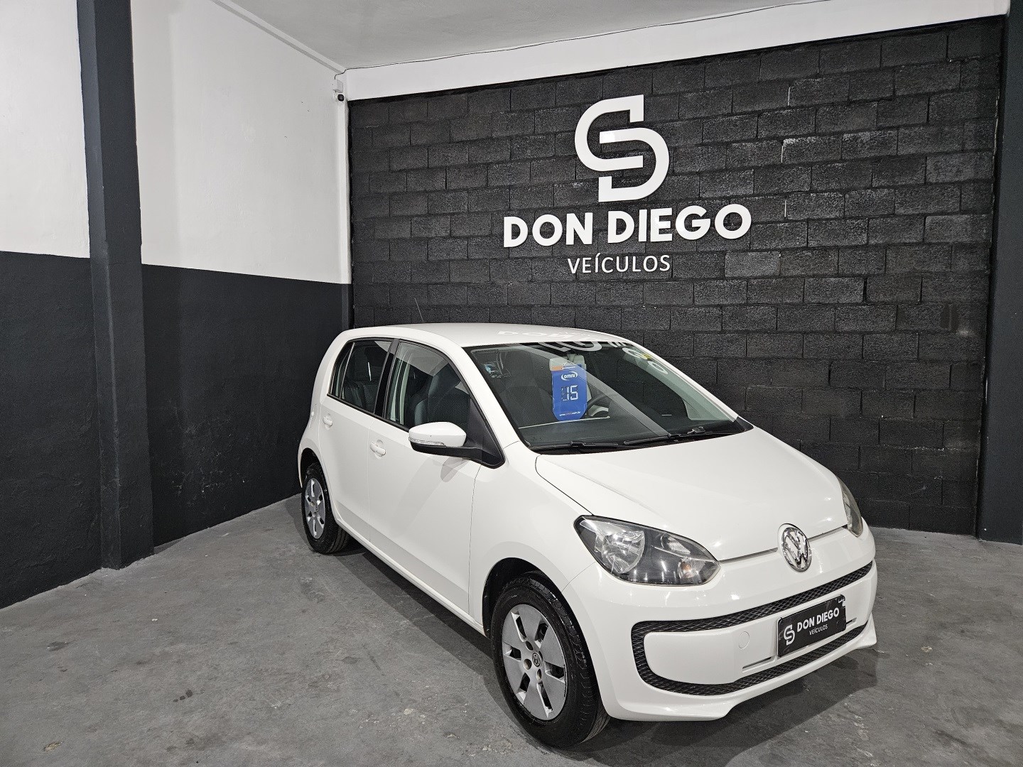 VOLKSWAGEN UP