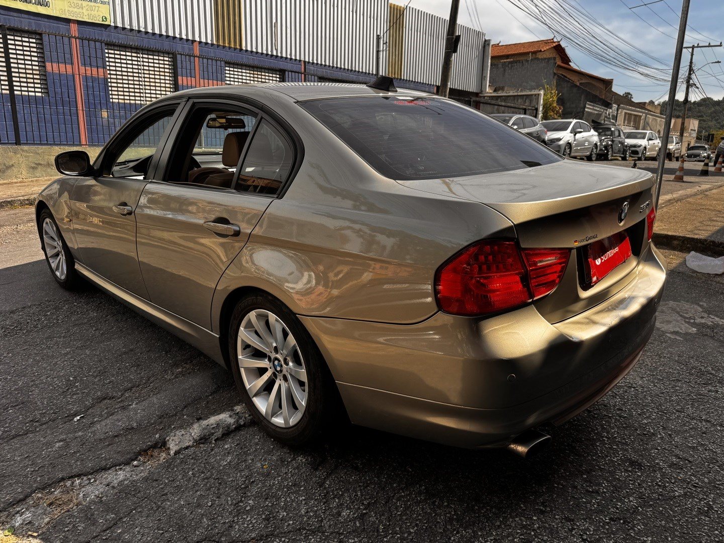BMW 320i