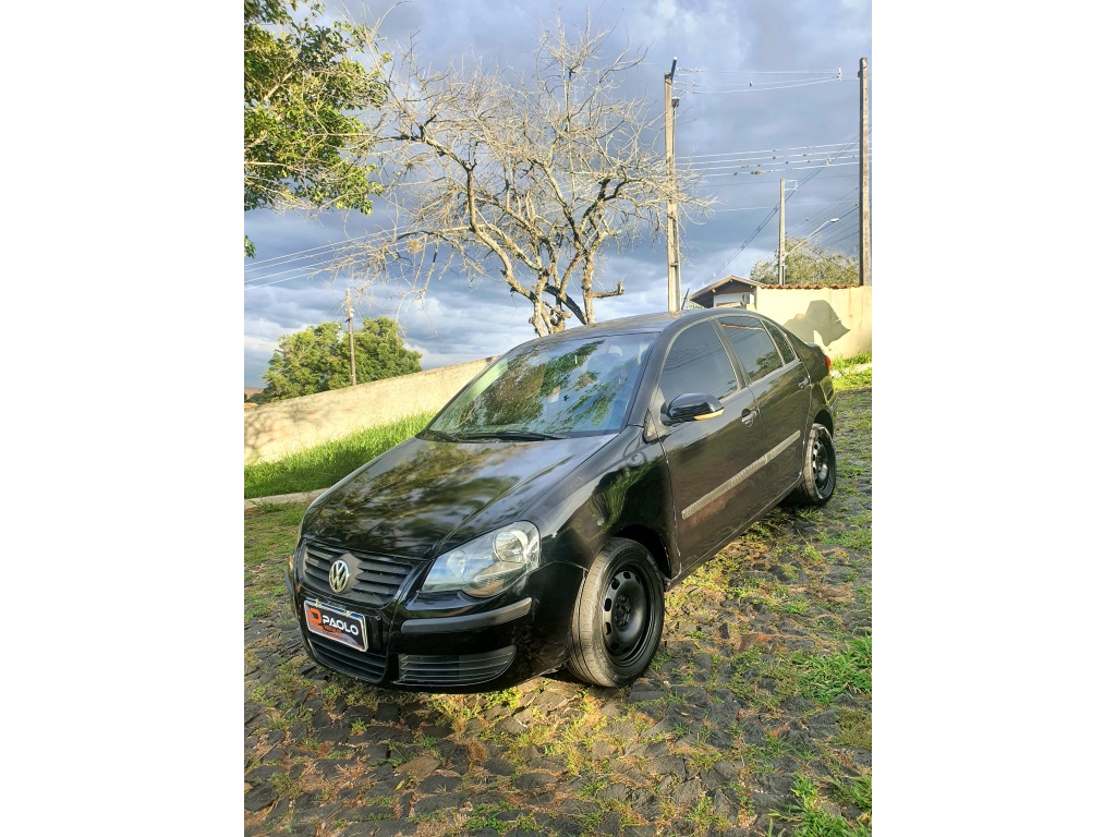 VOLKSWAGEN POLO SEDAN