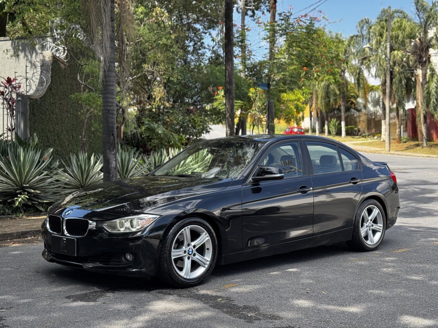 BMW 320i