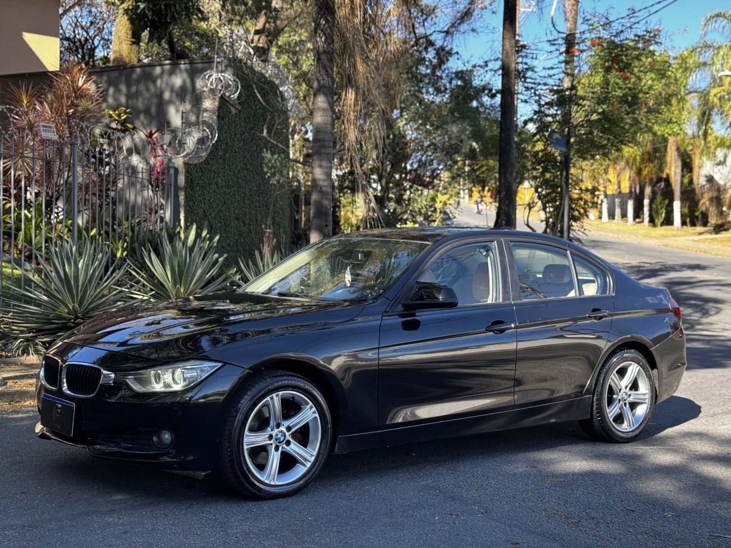 BMW 320i