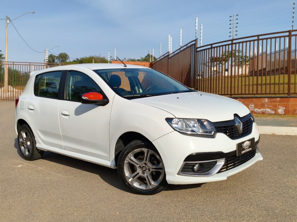 RENAULT SANDERO