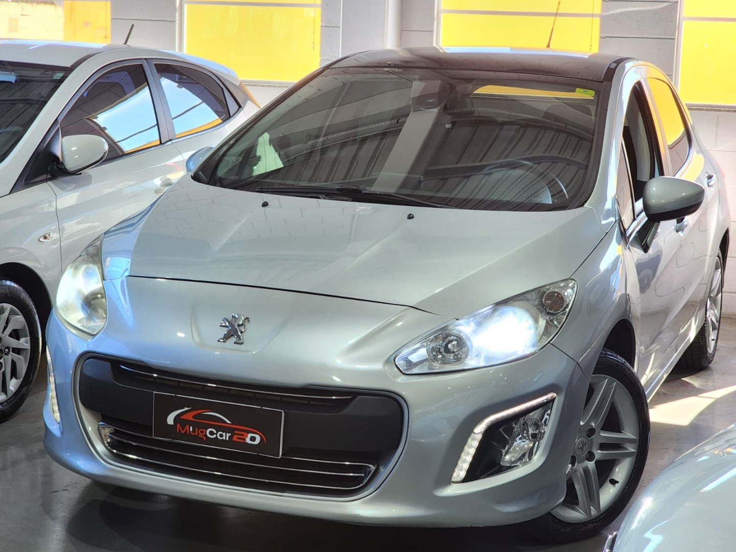 PEUGEOT 308
