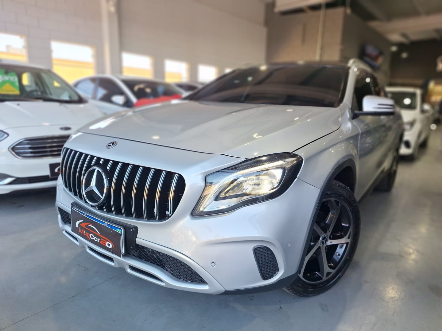 MERCEDES-BENZ GLA 200