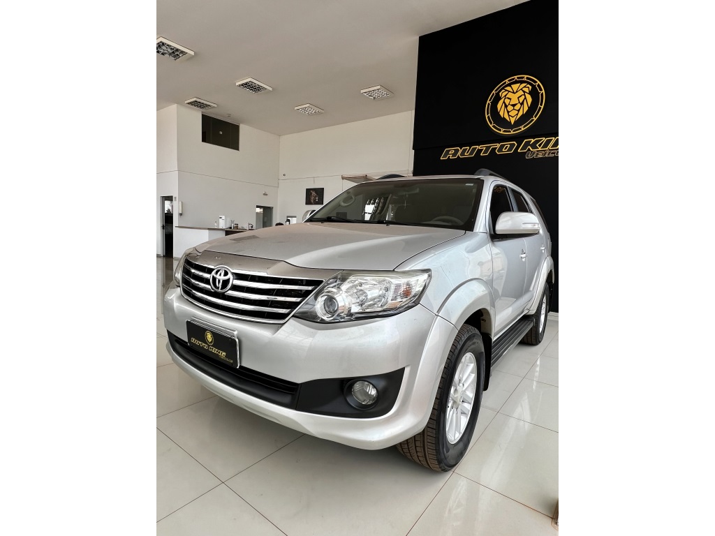 TOYOTA HILUX SW4
