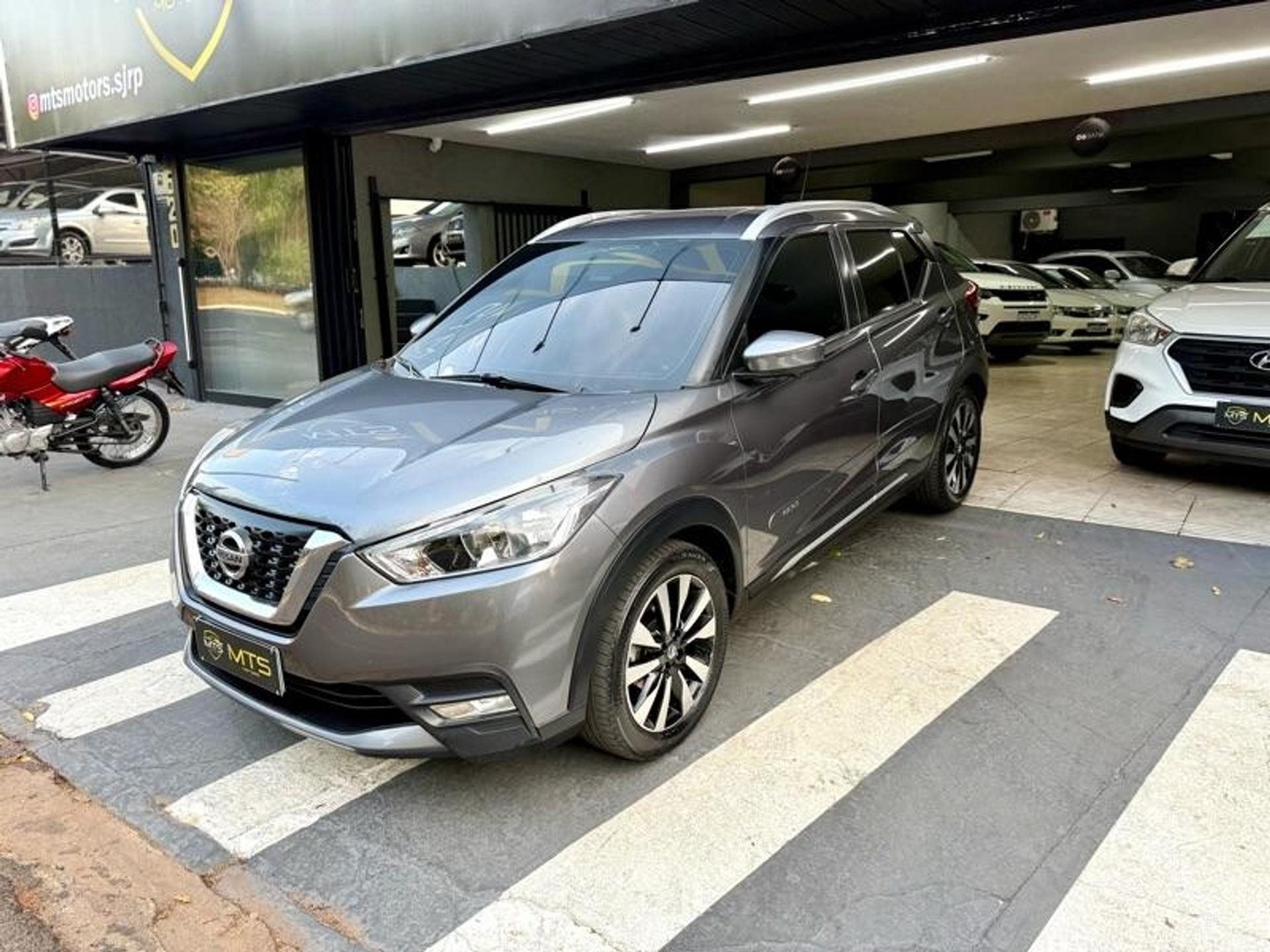 NISSAN KICKS