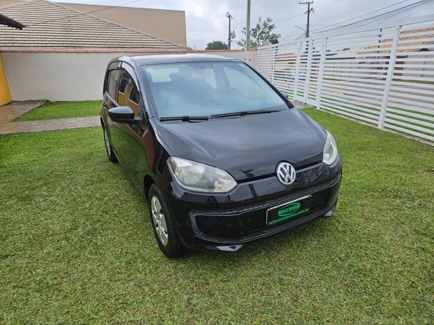 VOLKSWAGEN UP