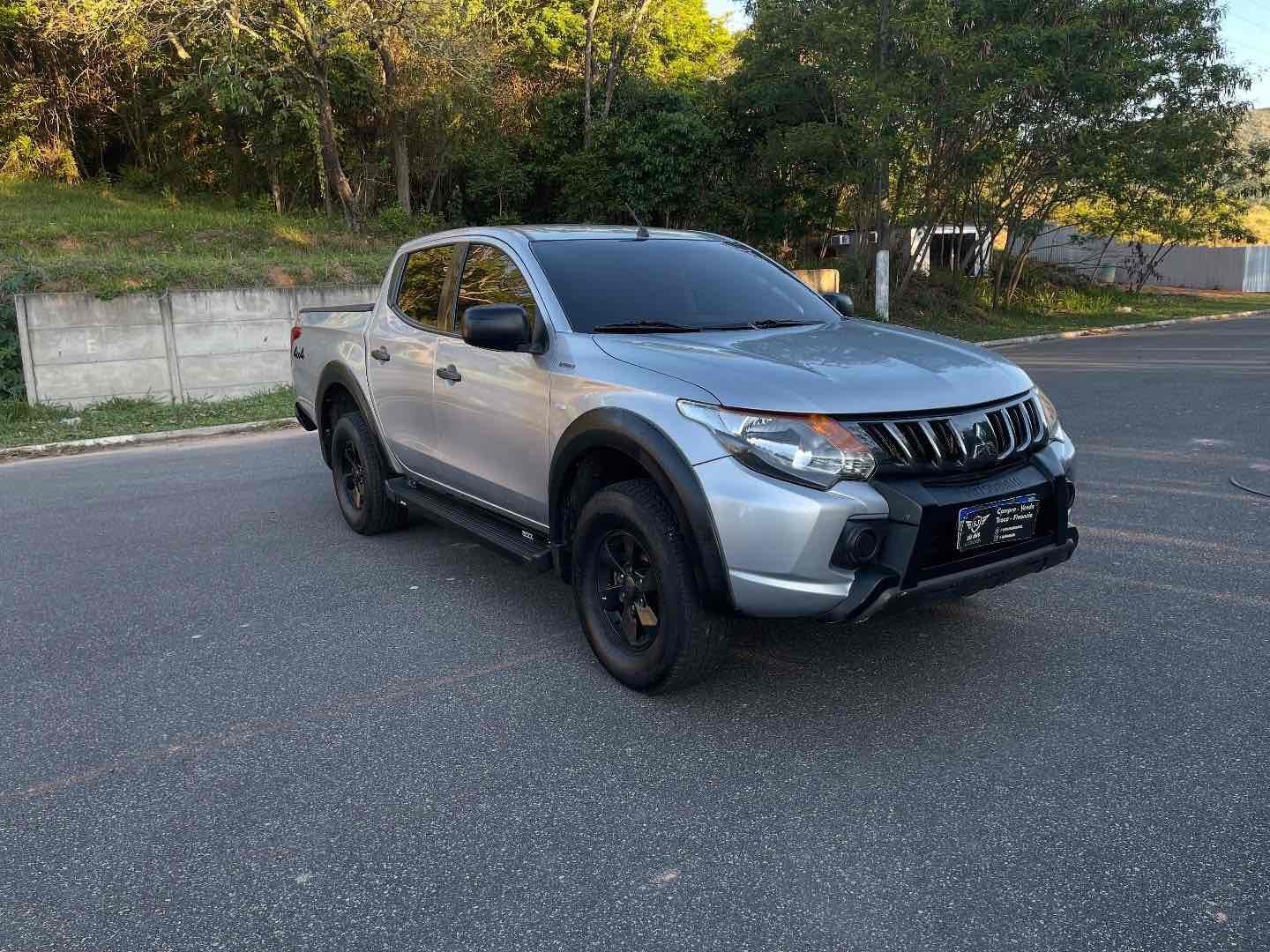 MITSUBISHI L200 TRITON