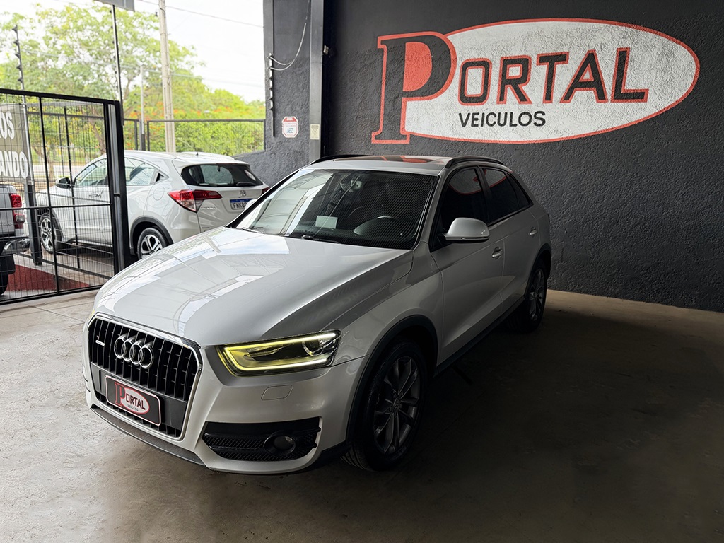 AUDI Q3