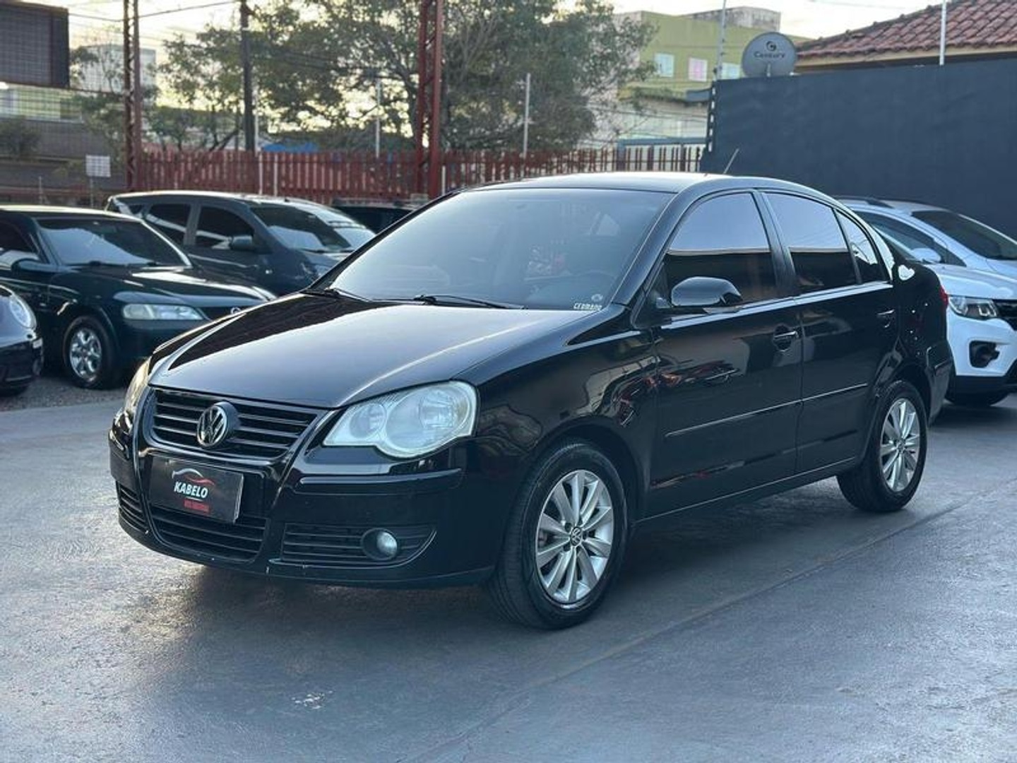 VOLKSWAGEN POLO SEDAN