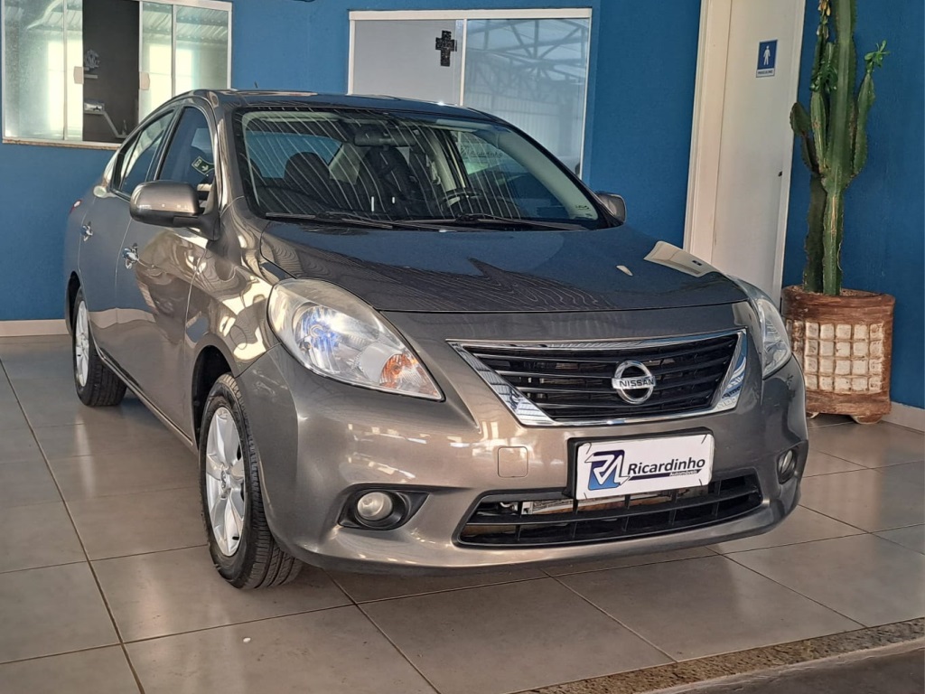 NISSAN VERSA