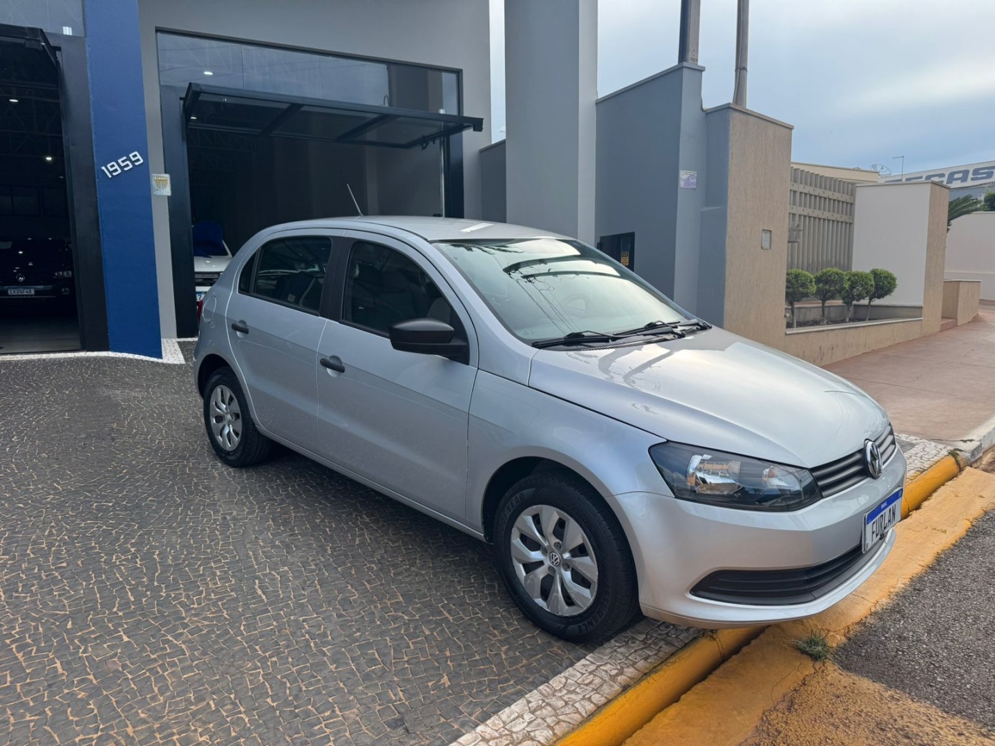 VOLKSWAGEN GOL