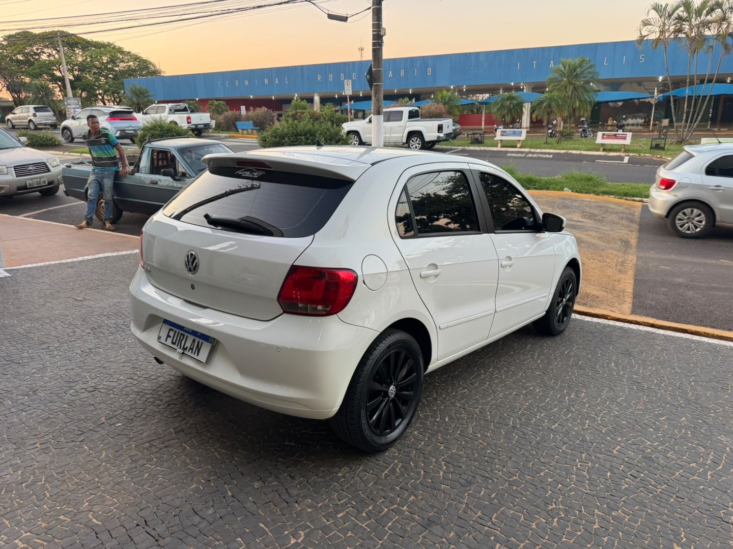Volkswagen Gol 1.0 Mi 8V Flex 4P Manual G.vi - foto 3
