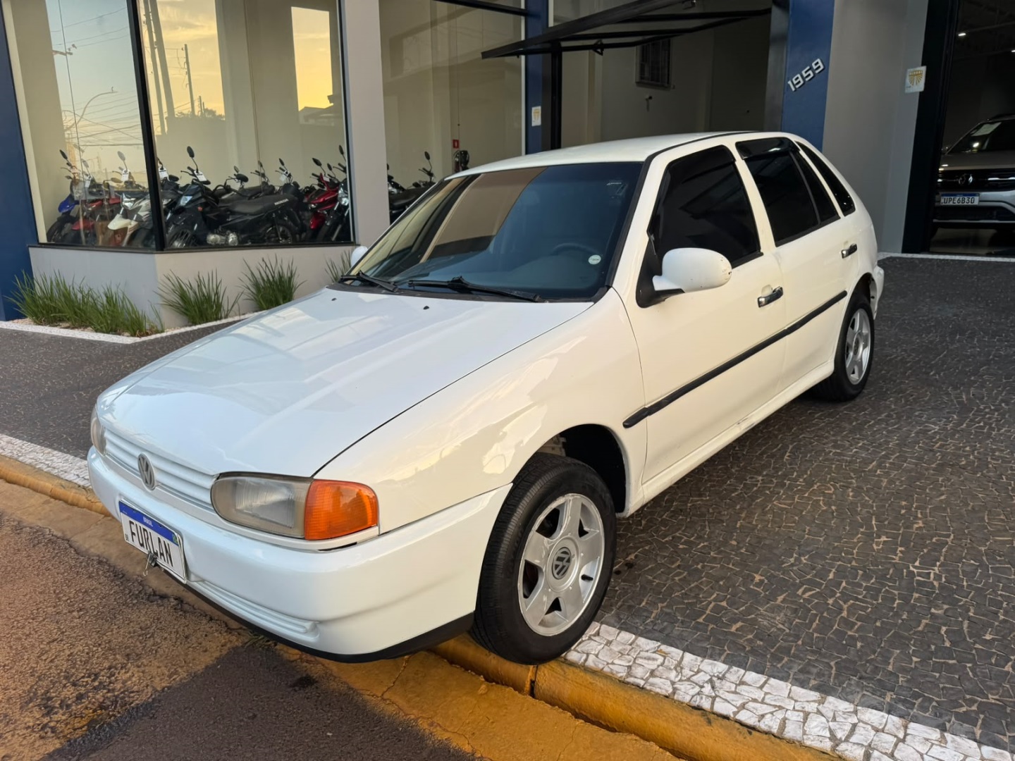 Volkswagen Gol 1.0 Mi 8V Gasolina 4P Manual - foto 2