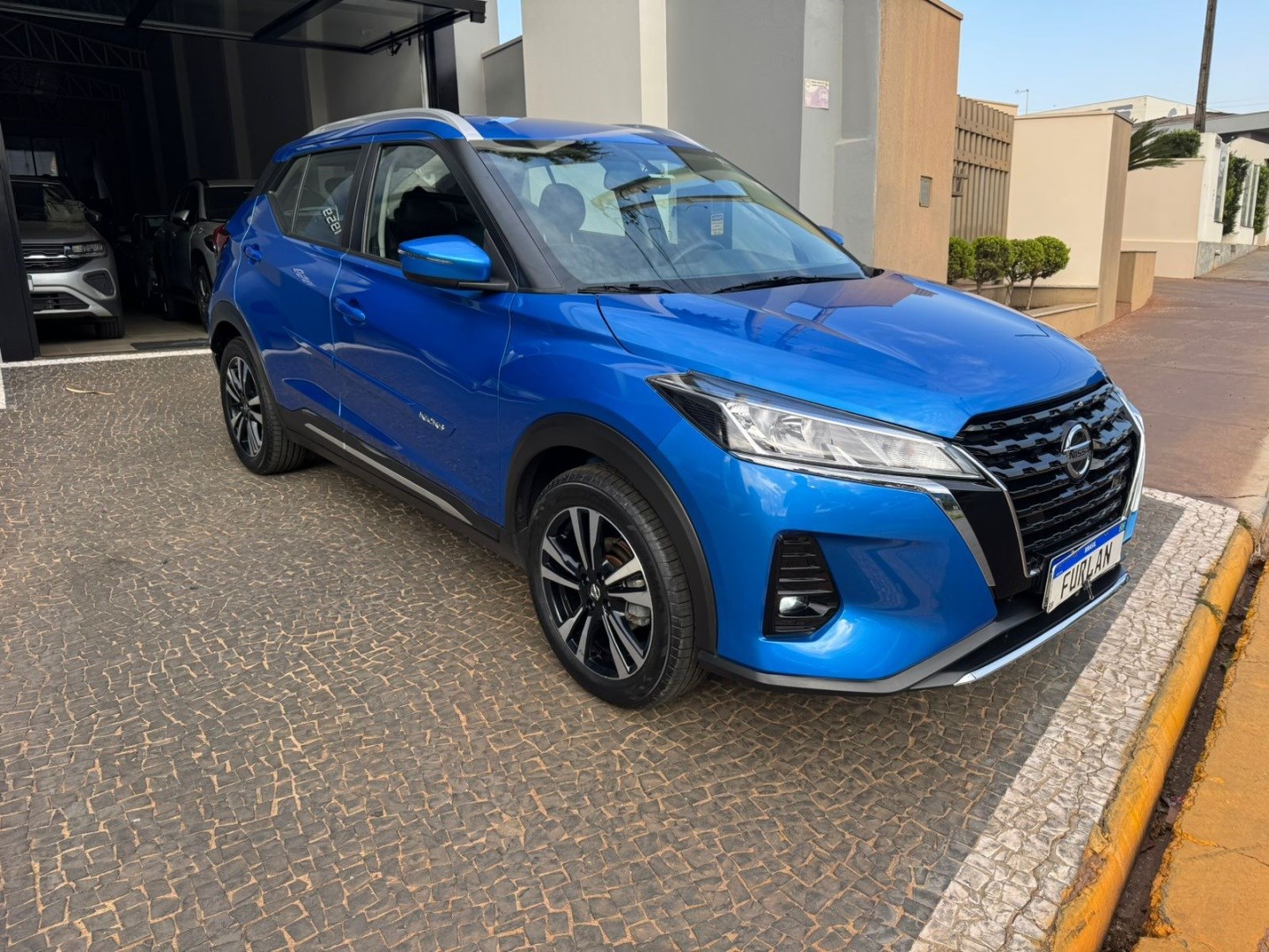 NISSAN KICKS