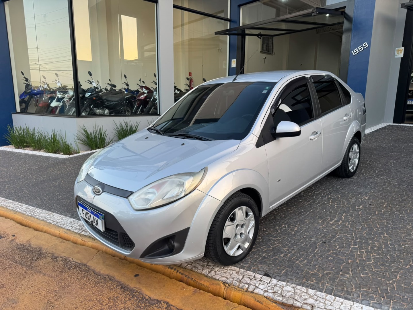 Ford Fiesta 1.6 Rocam Sedan 8V Flex 4P Manual - foto 2