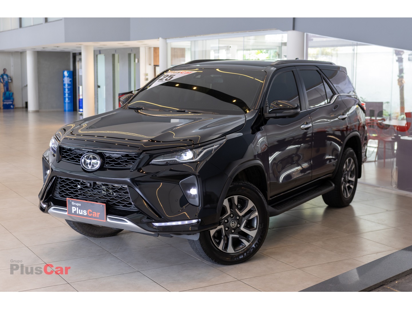 TOYOTA HILUX SW4 2.8 D-4D TURBO DIESEL SRX PLATINUM 7L 4X4 AUTOMÁTICO