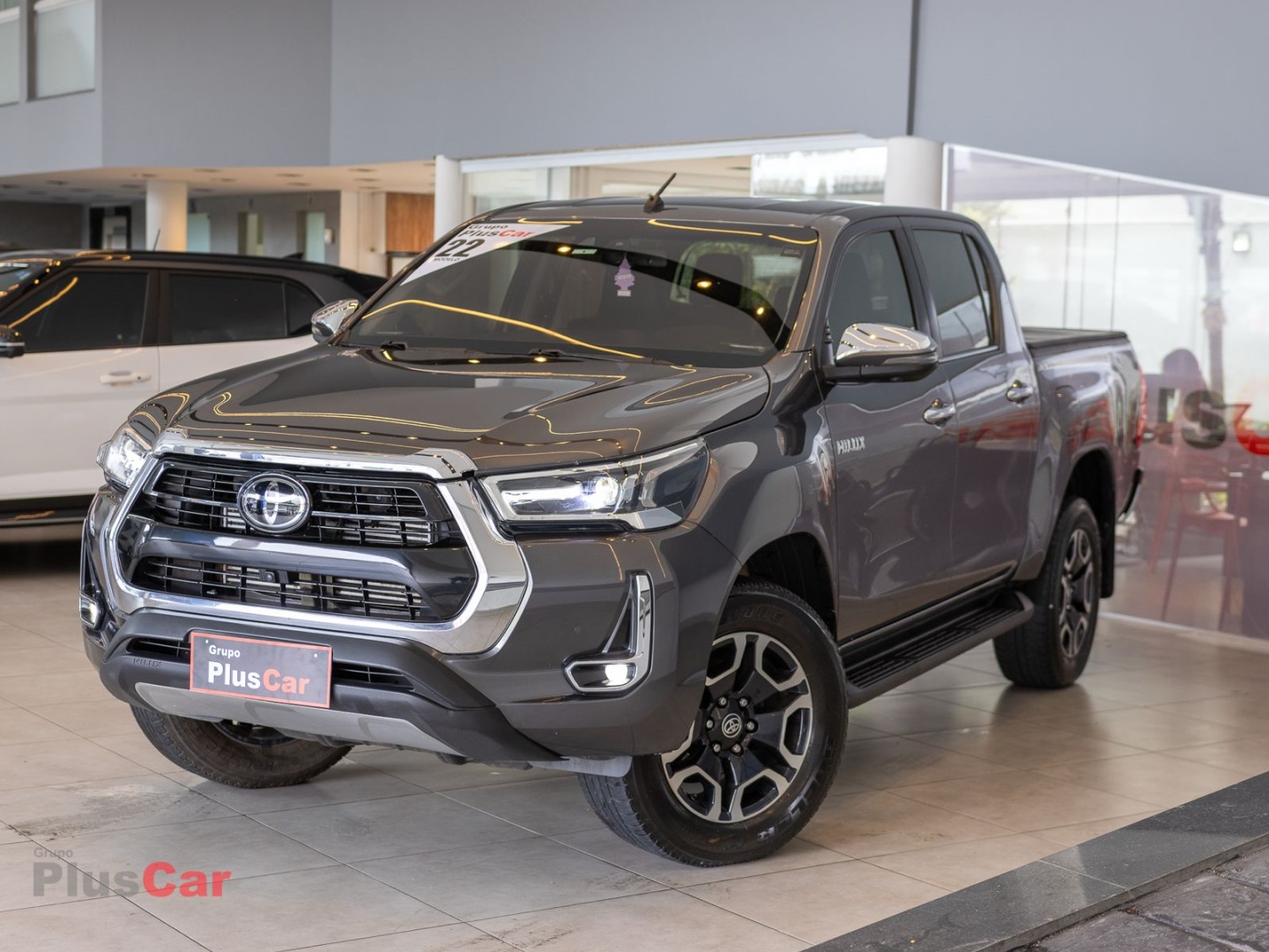 TOYOTA HILUX 2.8 D-4D TURBO DIESEL CD SRX 4X4 AUTOMÁTICO