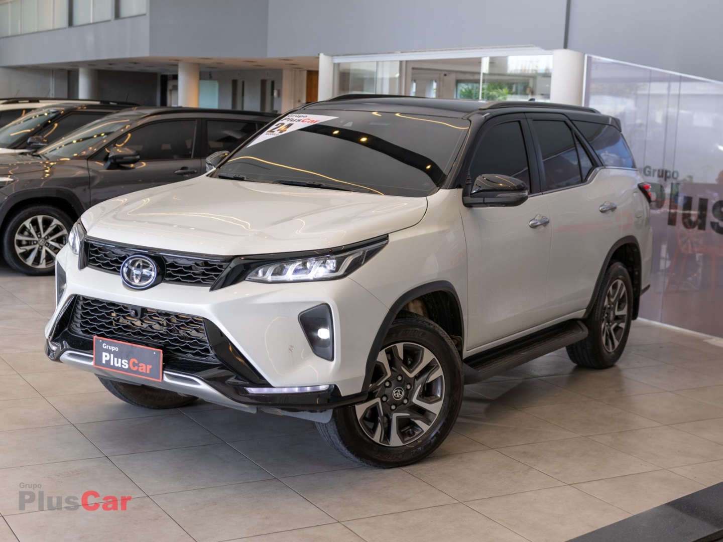 TOYOTA HILUX SW4 2.8 D-4D TURBO DIESEL DIAMOND 7L 4X4 AUTOMÁTICO