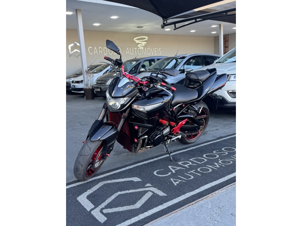 SUZUKI GSX 1300 B-KING