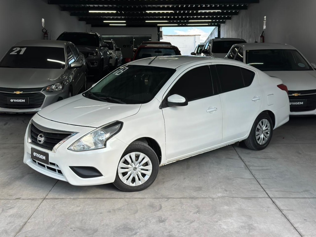 NISSAN VERSA