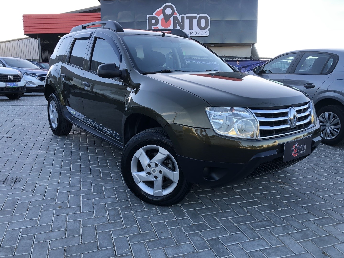 RENAULT DUSTER