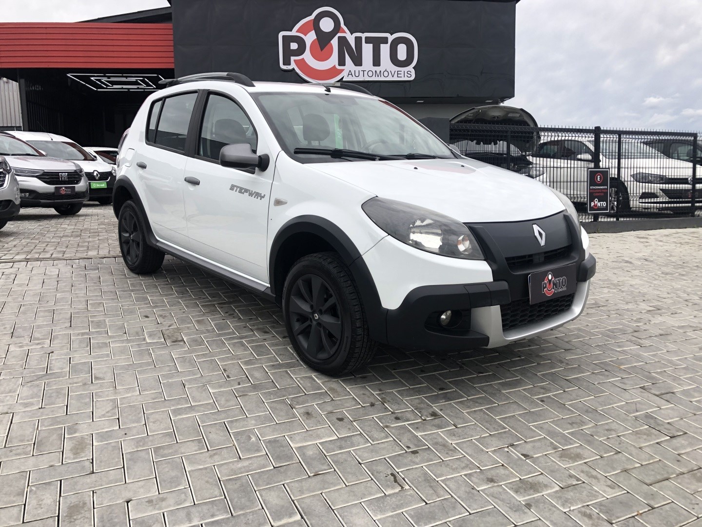 RENAULT SANDERO
