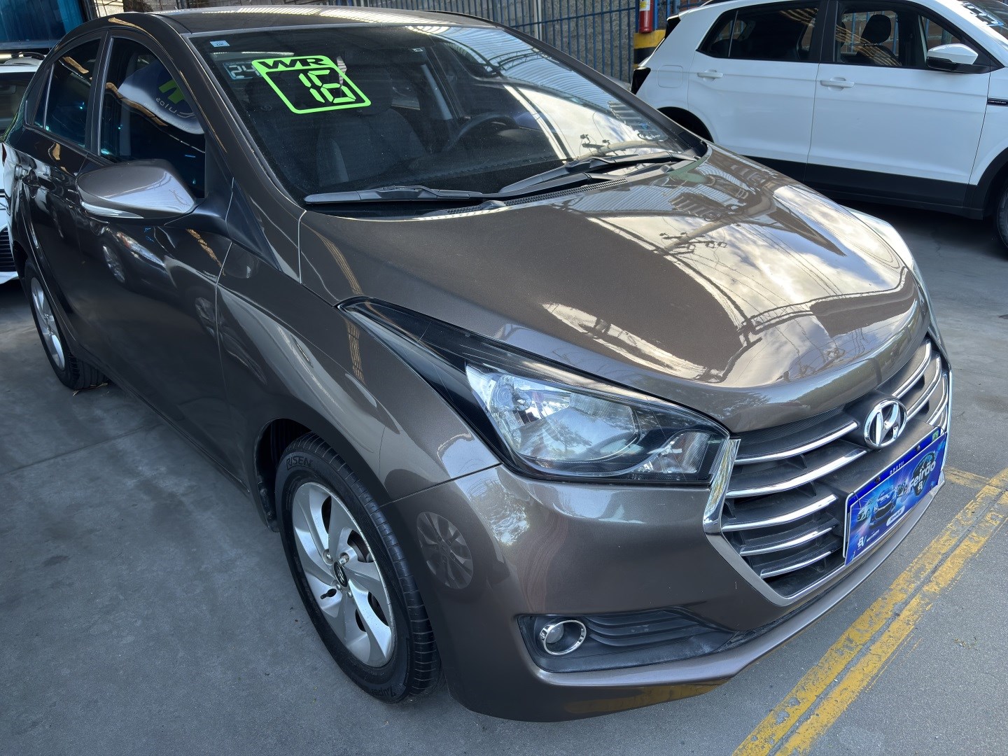 HYUNDAI HB20S 1.0 COMFORT PLUS 12V TURBO FLEX 4P MANUAL