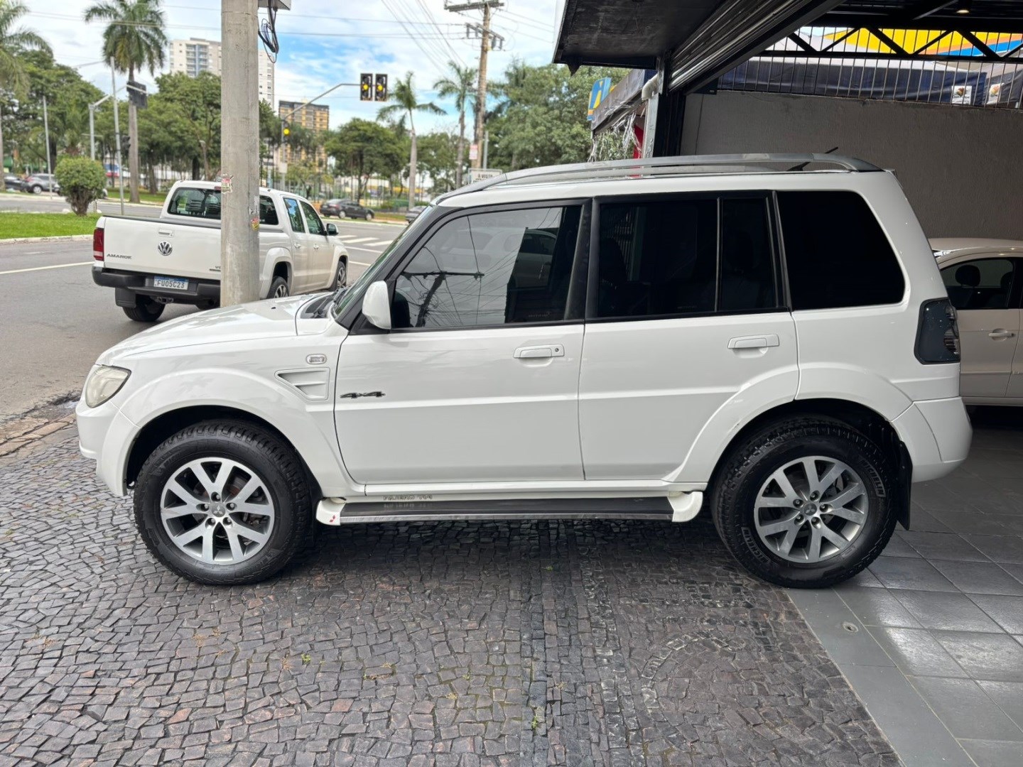 MITSUBISHI PAJERO TR4