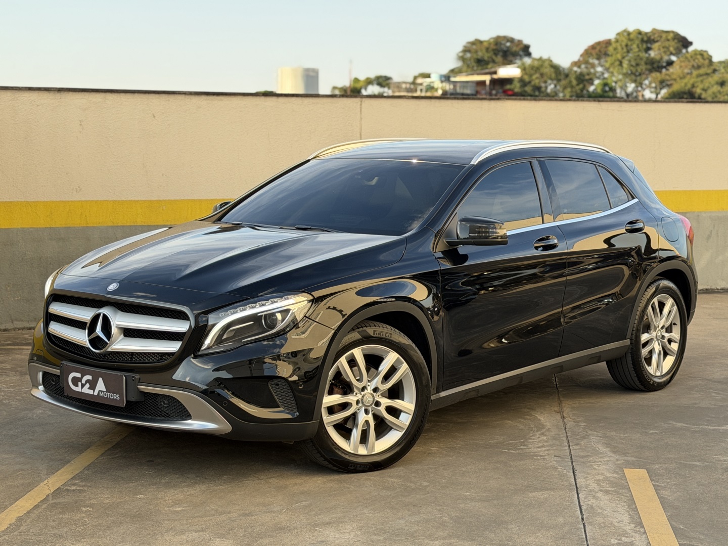 MERCEDES-BENZ GLA 200