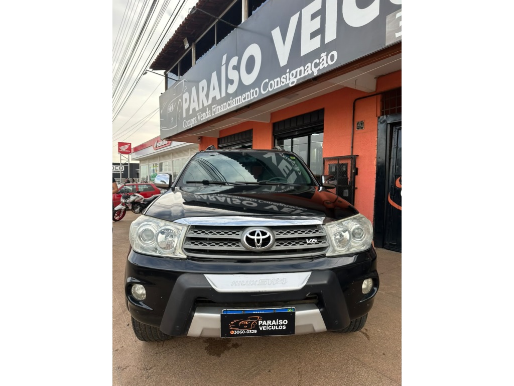 TOYOTA HILUX SW4