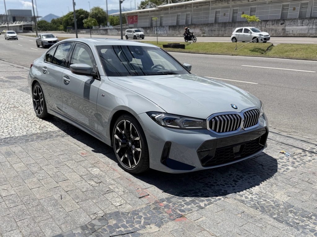 BMW 320i