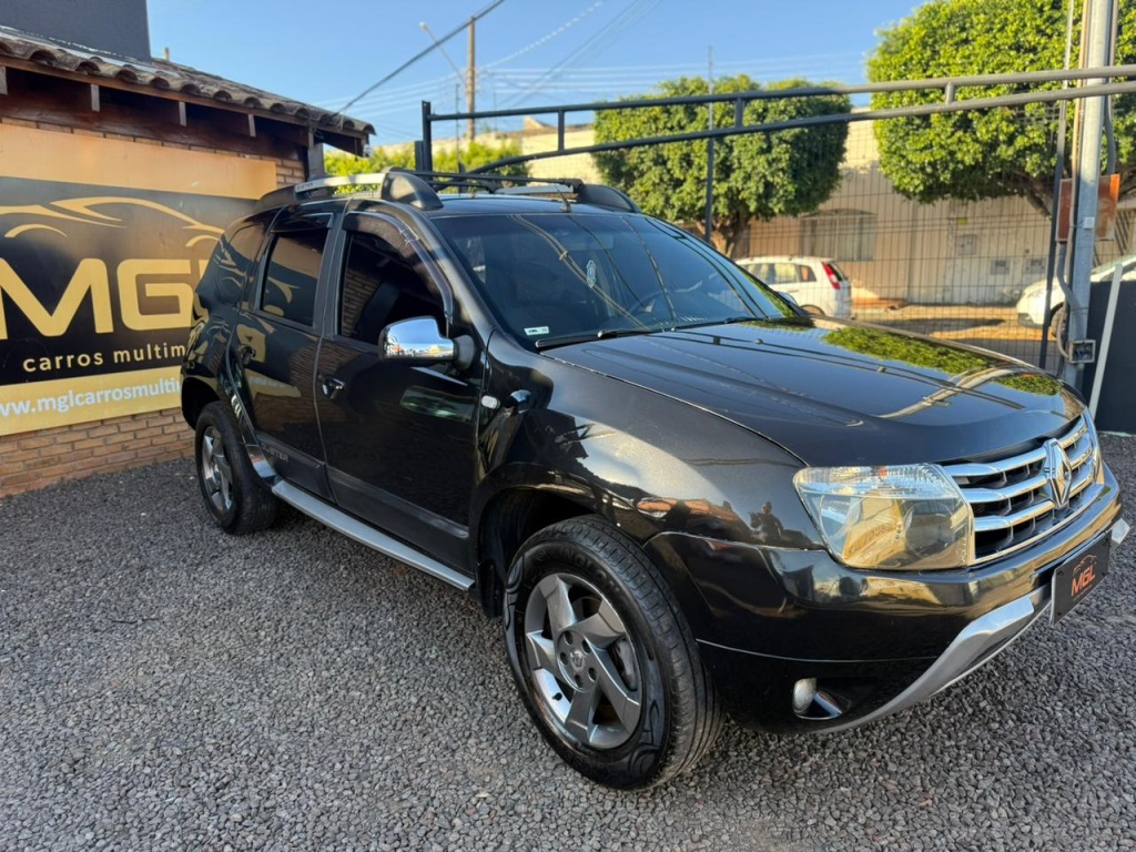 RENAULT DUSTER