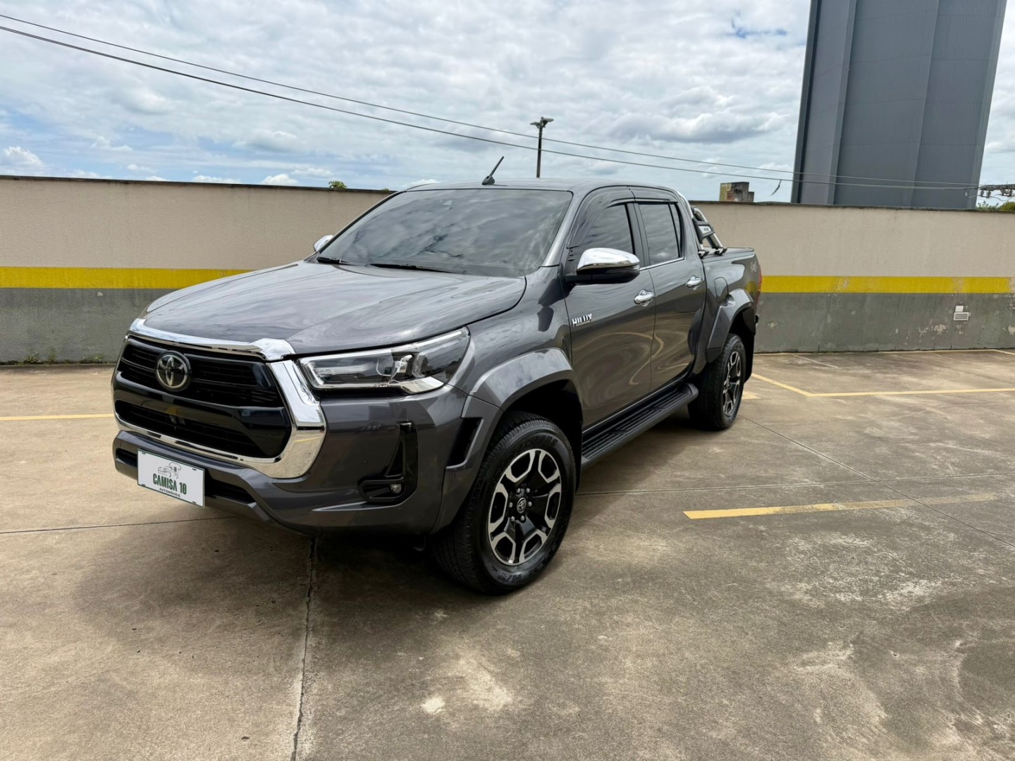 TOYOTA HILUX