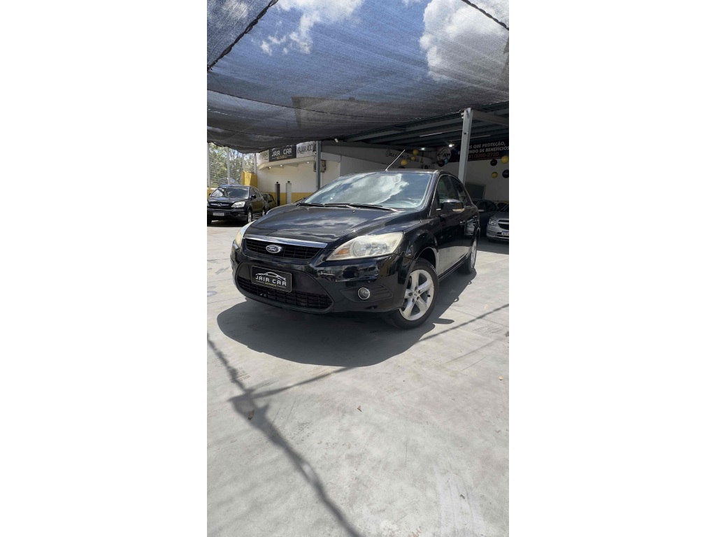 FORD FOCUS 2.0 GHIA SEDAN 16V FLEX 4P MANUAL
