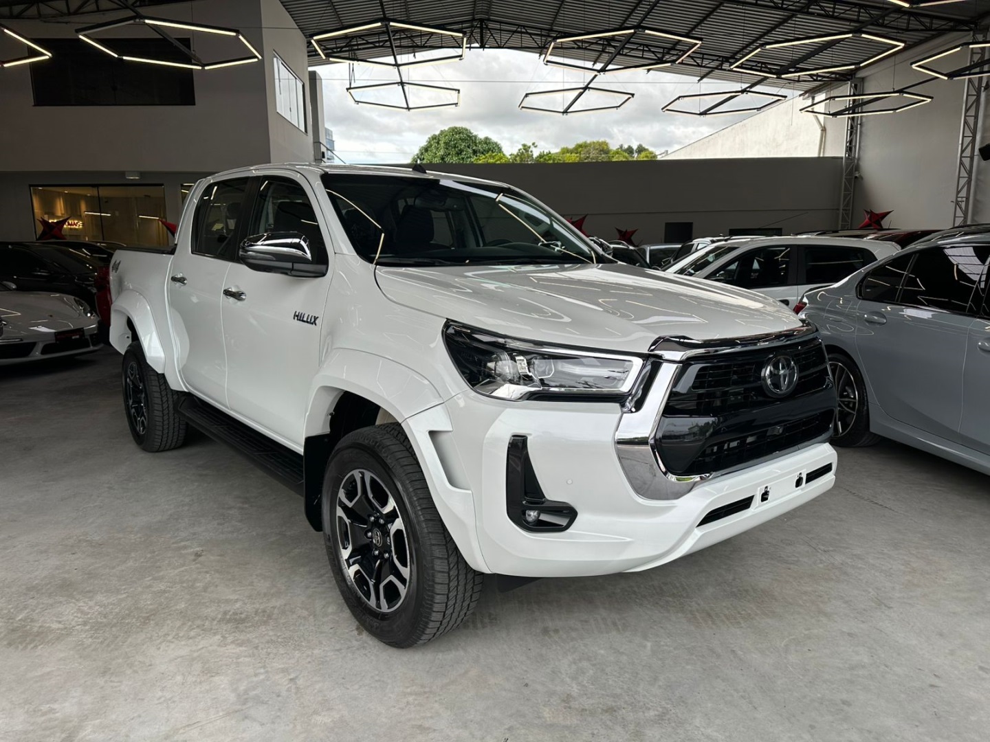 TOYOTA HILUX
