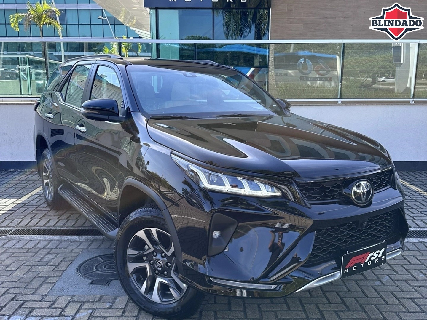 TOYOTA HILUX SW4