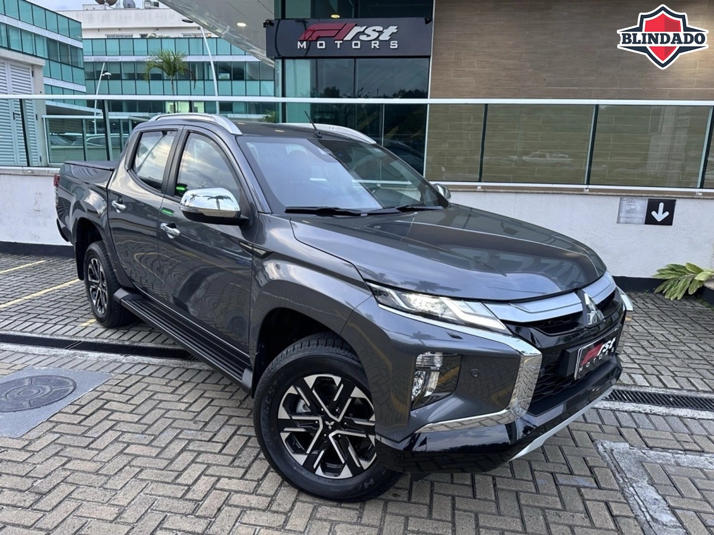 MITSUBISHI L200 TRITON