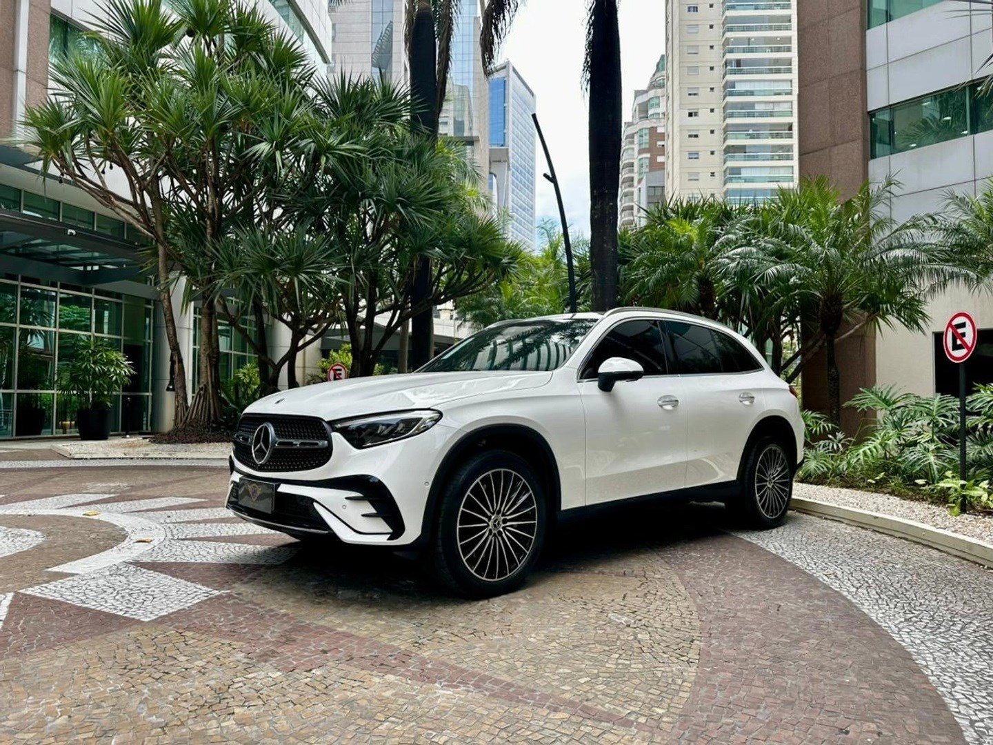 MERCEDES-BENZ GLC 300