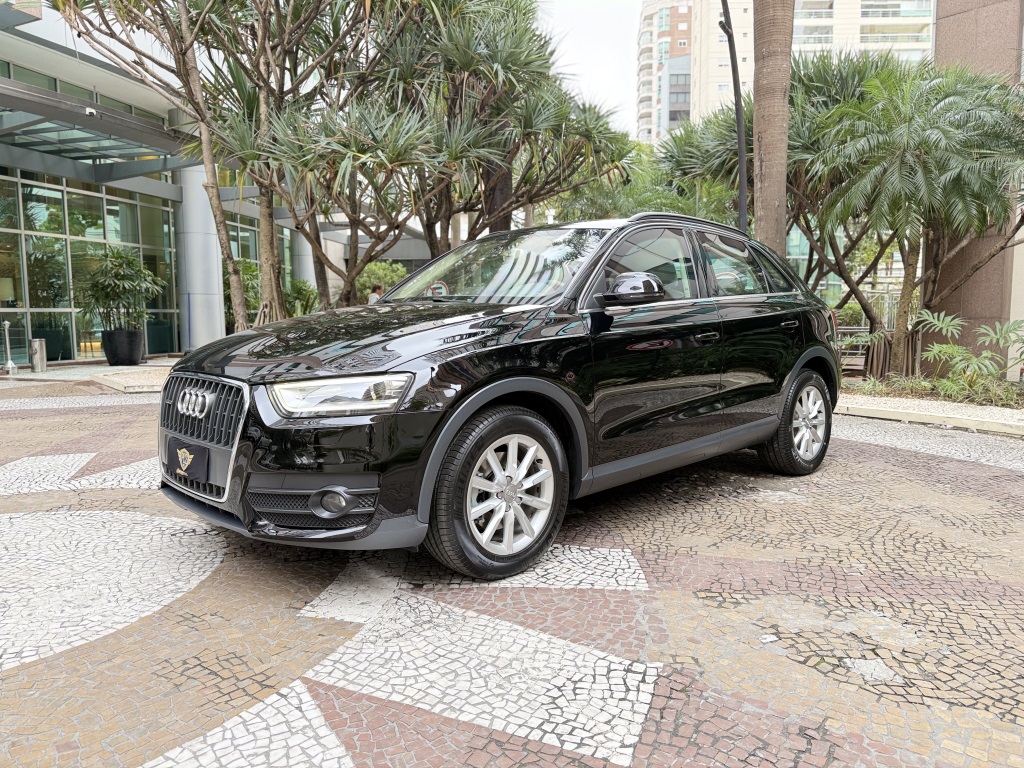 AUDI Q3