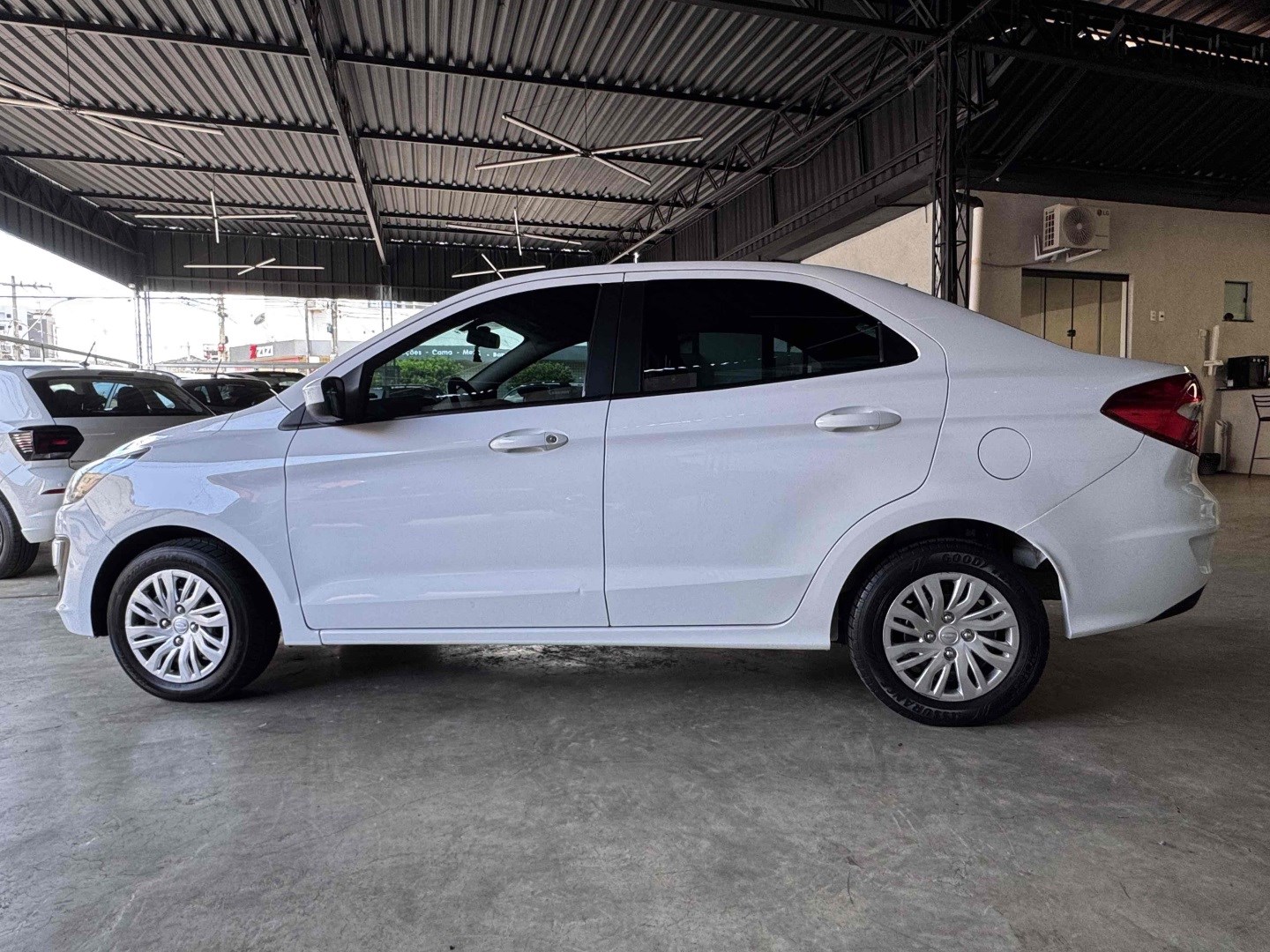 FORD KA 1.5 TI-VCT FLEX SE PLUS SEDAN MANUAL