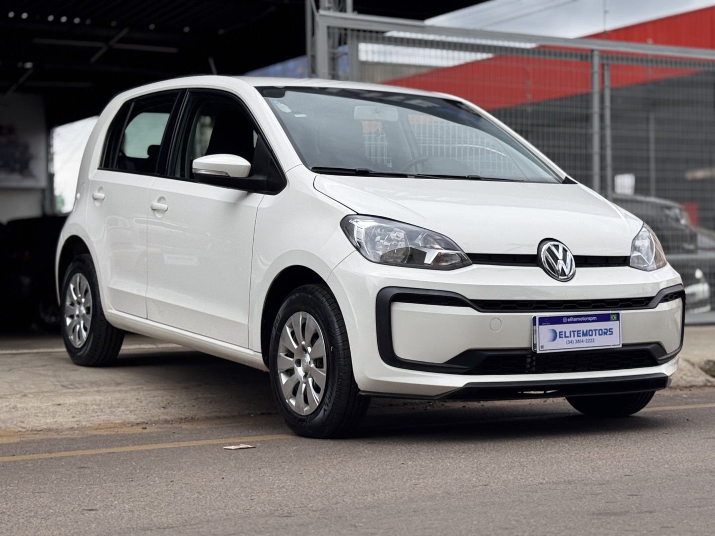 VOLKSWAGEN UP 1.0 MPI TOTAL FLEX 4P MANUAL