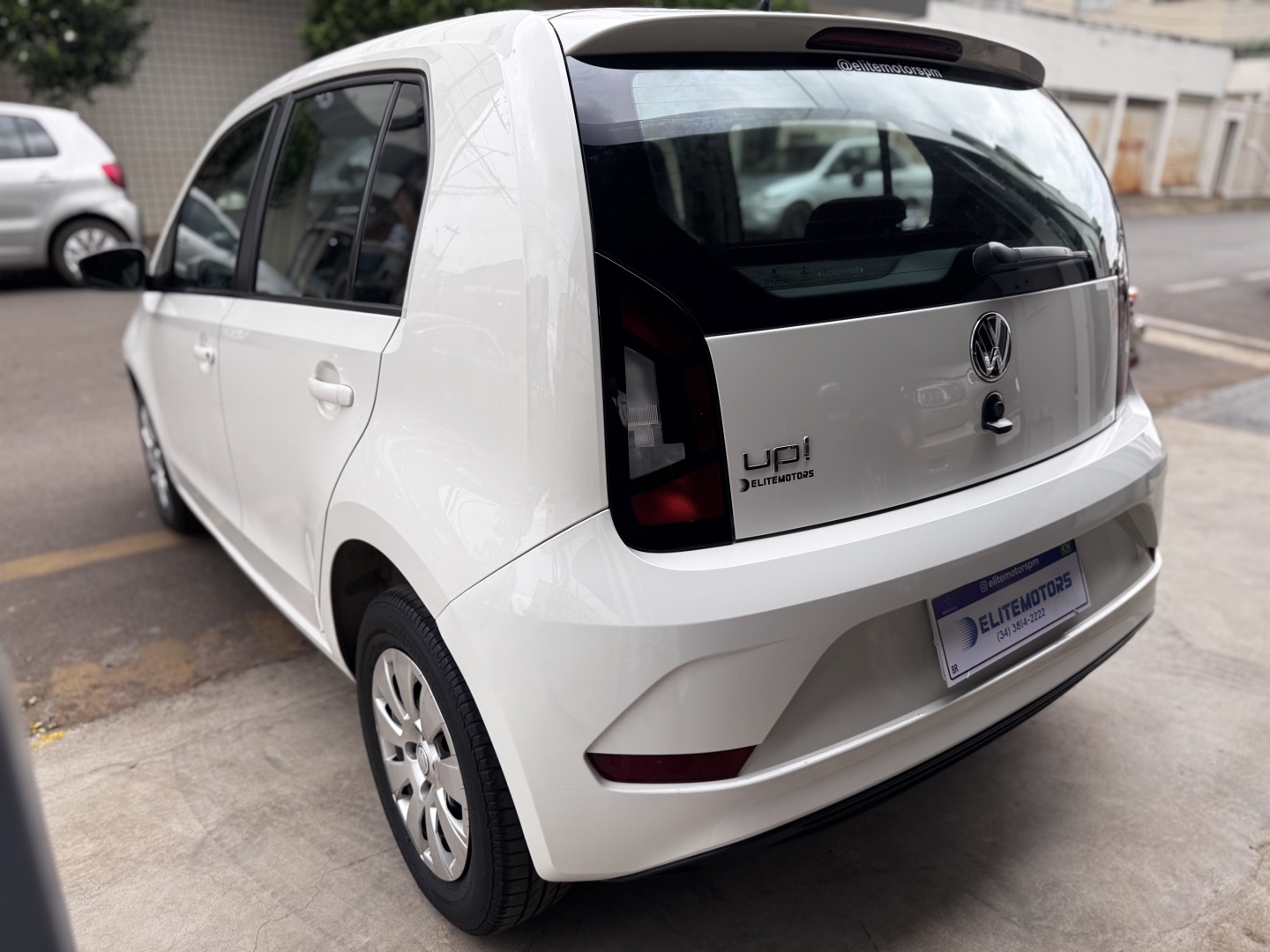 VOLKSWAGEN UP 1.0 MPI TOTAL FLEX 4P MANUAL