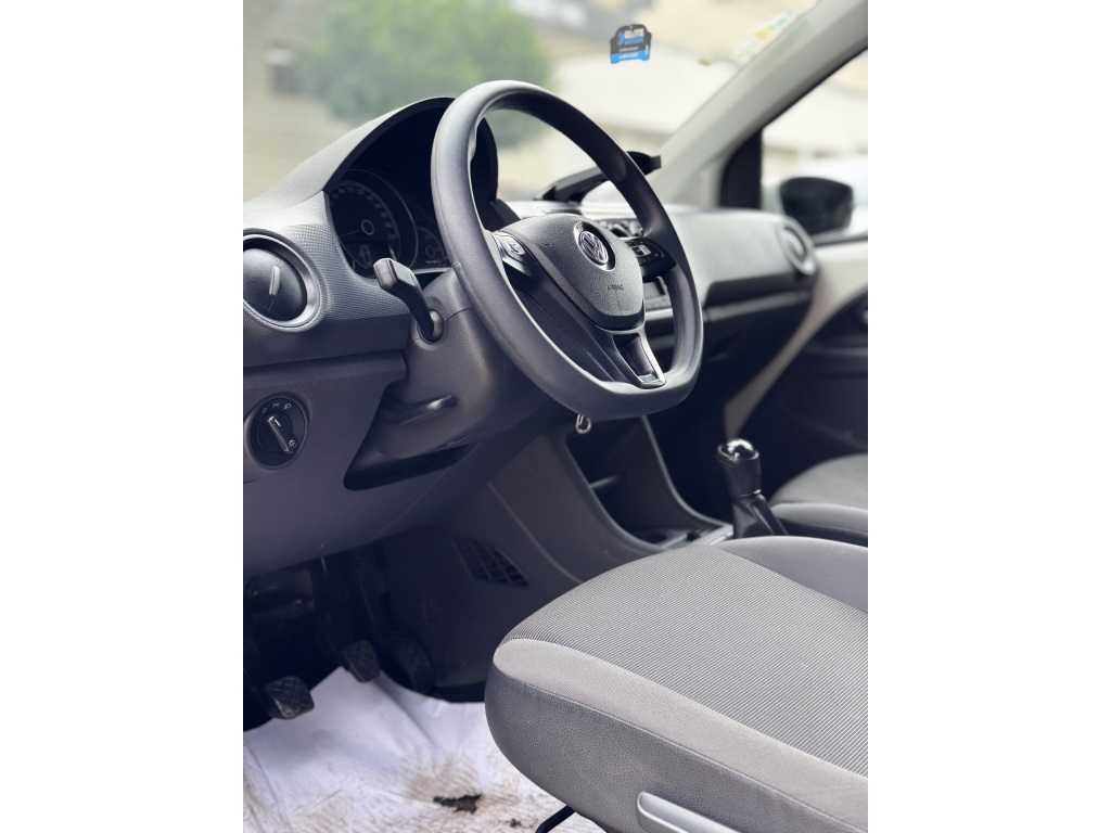 VOLKSWAGEN UP 1.0 MPI TOTAL FLEX 4P MANUAL