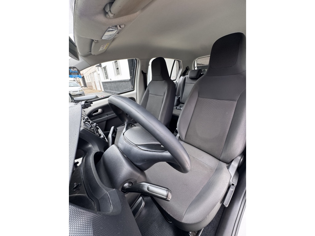 VOLKSWAGEN UP 1.0 MPI TOTAL FLEX 4P MANUAL