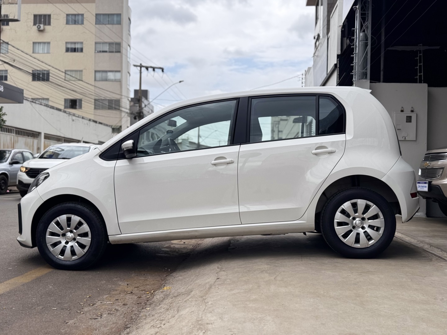 VOLKSWAGEN UP 1.0 MPI TOTAL FLEX 4P MANUAL