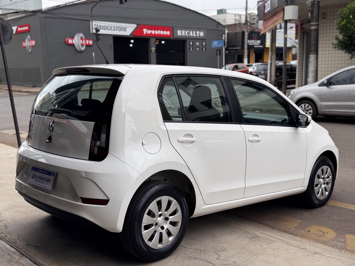VOLKSWAGEN UP 1.0 MPI TOTAL FLEX 4P MANUAL